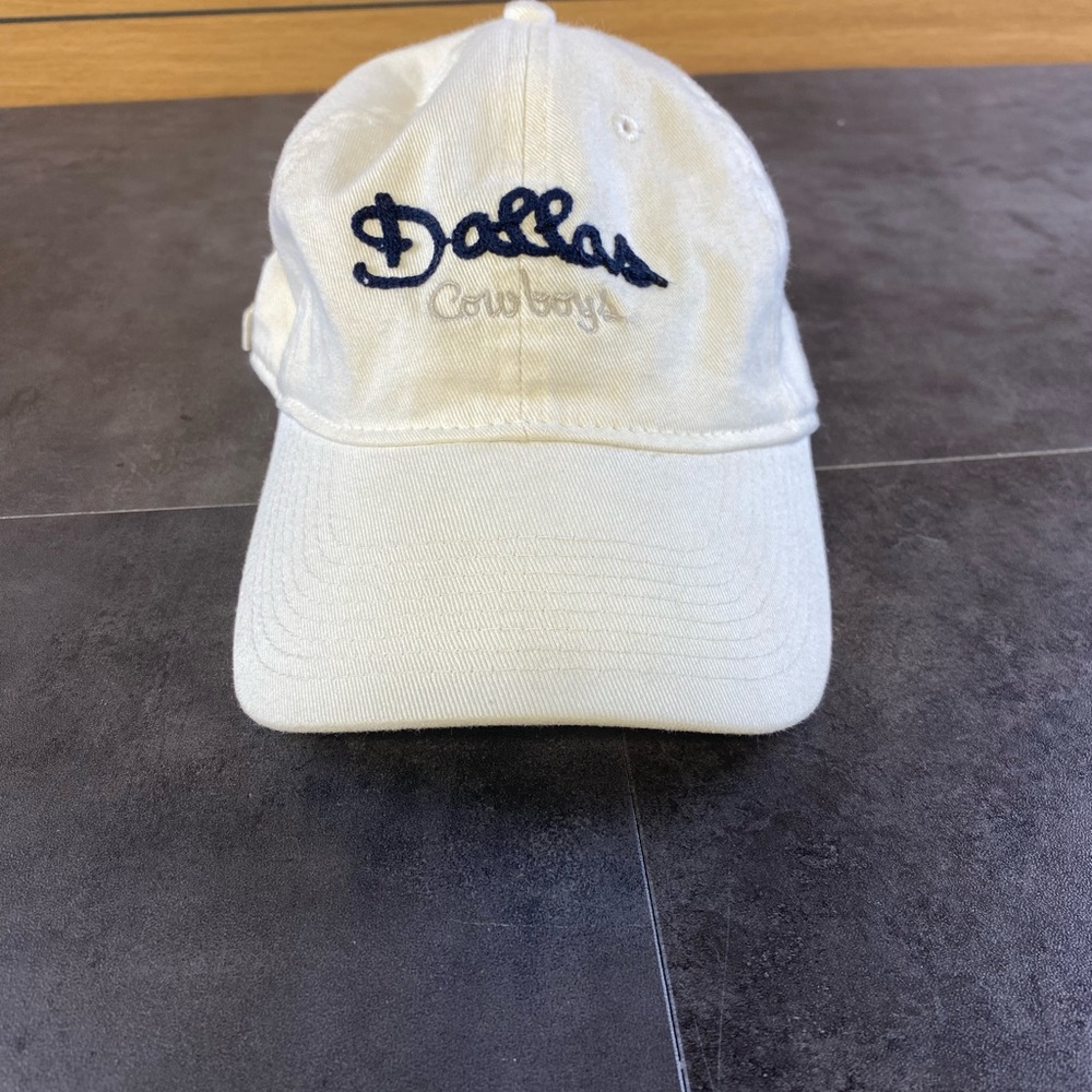 Dallas Cowboy Unisex Baseball Hat Adjustable White and Blue New w/ Tags